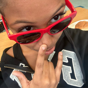 Meet your Posher, Destiny hope